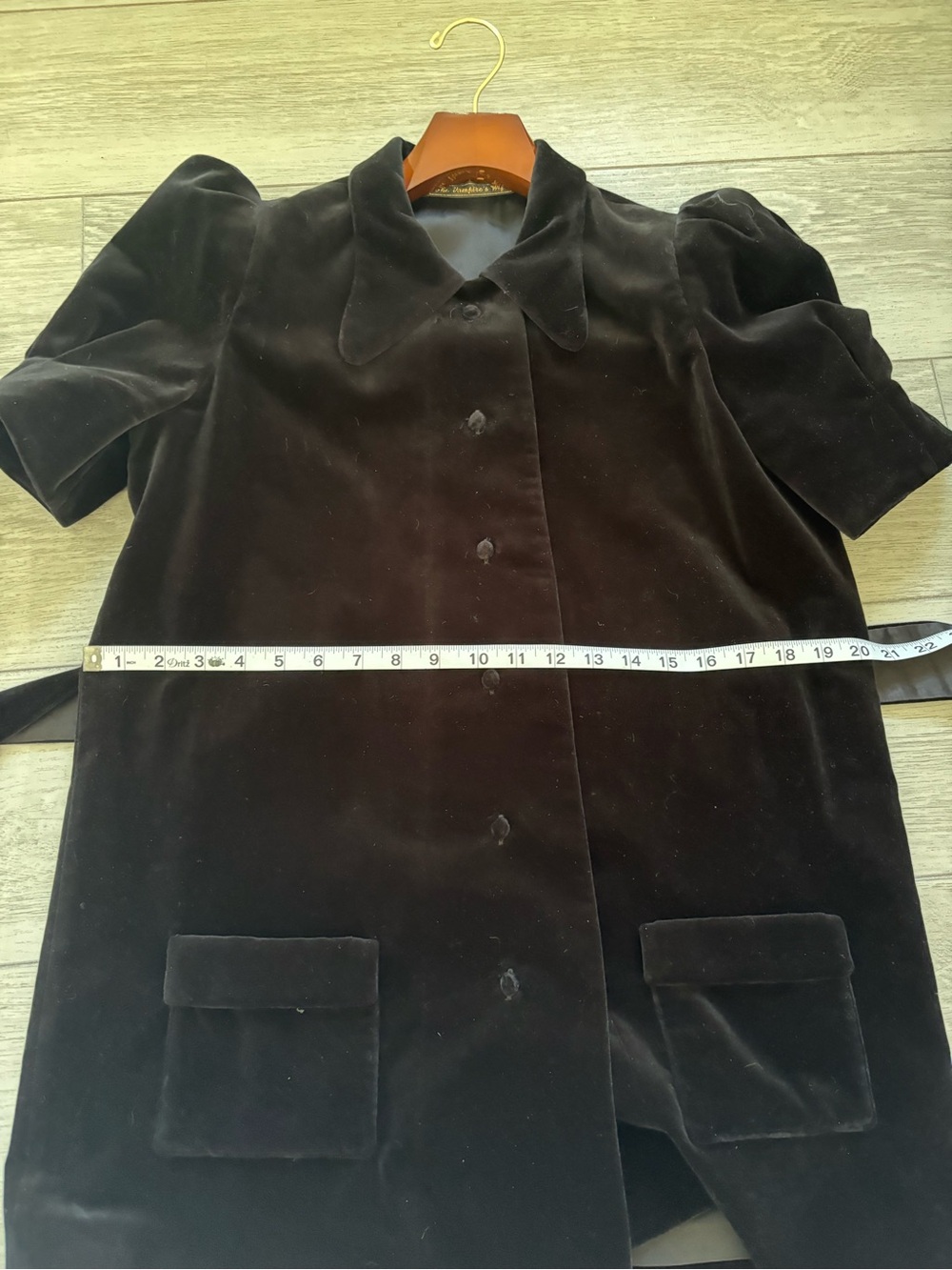 The Vampire’s Wife button-down blouse in thick cotton velvet. Removable sash. - Picture 7 of 9